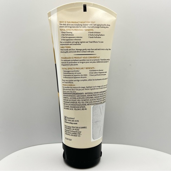 Olay Total Effects 7-in 1 Anti-Aging Cleanser Refreshing Scrub, Citrus 6.5 Oz - Picture 2 of 5